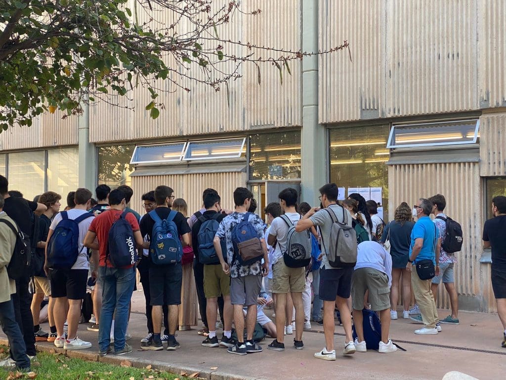 Suben las notas en idiomas en la PAU: inglés y francés mejoran sus resultados en Selectividad