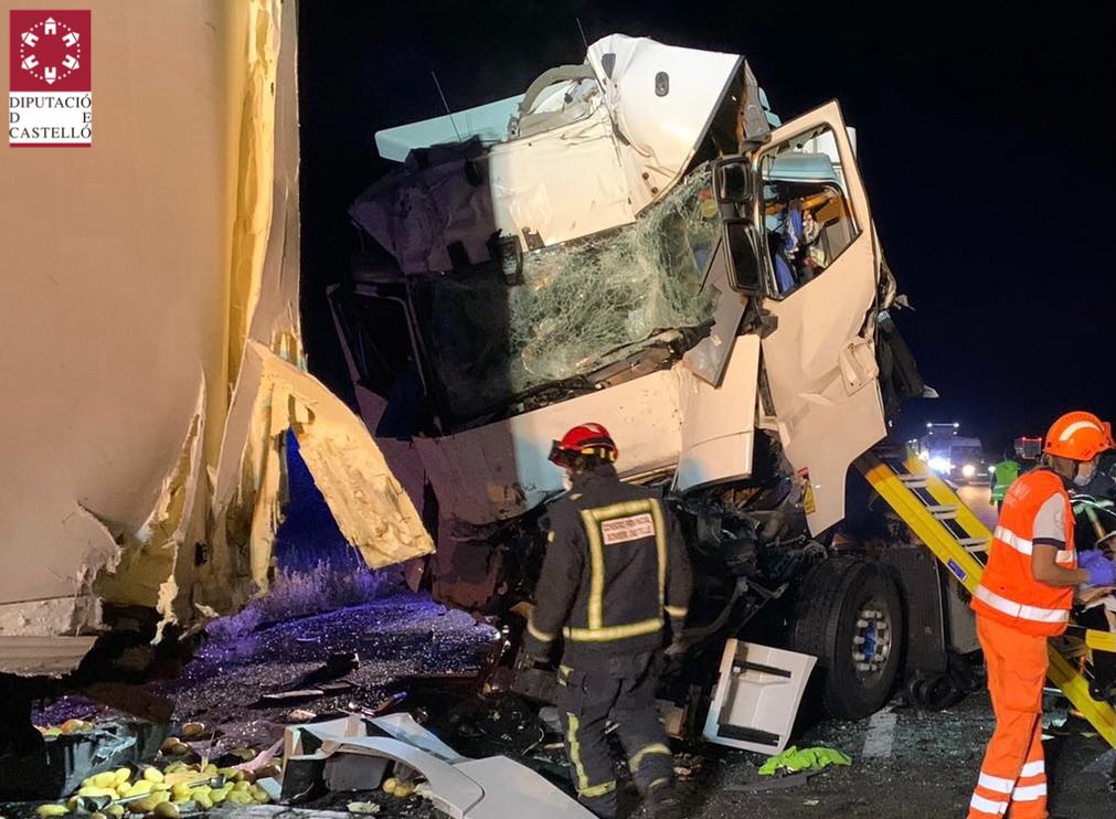 Imagen del accidente entre dos camiones en Alcalà de Xivert