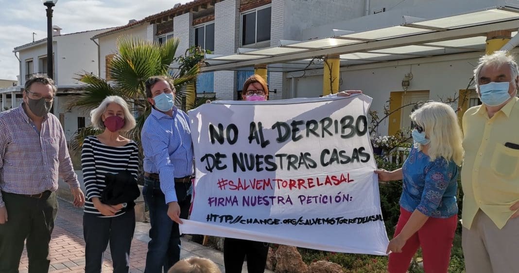 Imagen de archivo con los vecinos de Torre la Sal