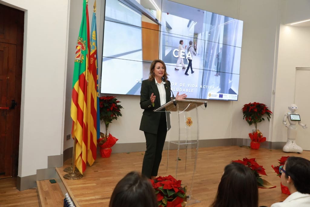 Tras un periplo de reformas, trámites burocráticos y cambios de gobierno, el centro cultural y de actividades para mayores de calle Antonio Maura se ha inaugurado planteando nuevas propuestas para la ciudadanía más veterana con más de 50 actividades que pueden probarse desde este viernes