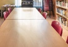 Los socialistas de Oropesa alertan de la ‘desaparición’ de la sección LGTBI de la biblioteca municipal