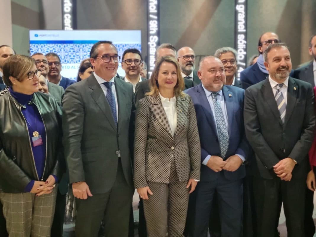 Presidente puerto de Castellón y alcaldesa, Rubén Ibáñez y Begoña Carrasco. Cevisama