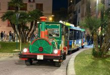 Castellón estrena su tren turístico navideño con un recorrido especial por el alumbrado
