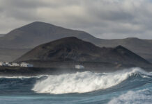 Alerta por la borrasca Harry: ‘Es peligroso acercarse a la costa’ y puede nevar desde 1.000 metros en Castellón