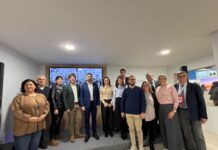 El alcalde Samuel Falomir pone en valor en Fitur la Festa del Rotllo y el ambicioso proyecto de la Real Fábrica en su 300 aniversario