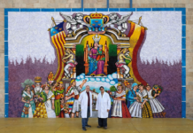 Burriana estrena el tapiz de las Fallas inspirado en el Clot de la Mare de Déu