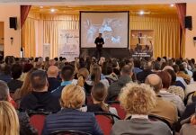 Toni Nadal reúne a centenares de personas en Nules en la clausura del ciclo Ágora Nules