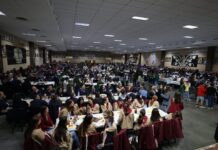 Cientos de falleros celebran el tradicional ‘Pa i Porta Faller’ en la Llar Fallera de Burriana a una semana de las Fallas