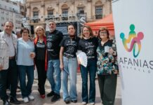 La Plaza Mayor de Castellón vibra con el concierto solidario del Bar del Mercat
