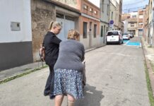 Rescatan a tres nadadores atrapados por la corriente junto al castillo de Peñíscola