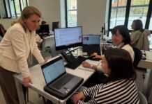 Labora prepara ayudas para que los ayuntamientos contraten a mujeres desempleadas mayores de 45 años