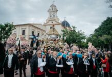 La procesión general por los alrededores de la Basílica pone el broche de oro a la festividad de la Mare de Déu del Lledó en Castellón