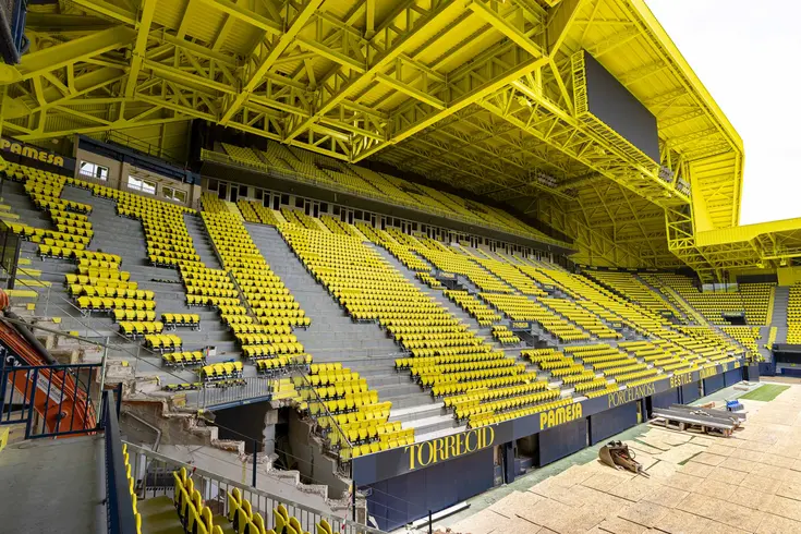 Interior del estadio de La Cerámica durante obras de remodelación