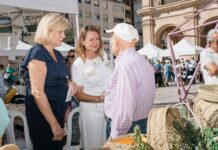 Castellón convierte los recuerdos de 30 mayores en libros con IA