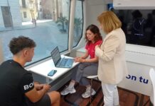 El Bus LABORA orienta a 46 personas en Burriana