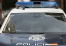 Un joven de 22 años amenaza con una escopeta a varios vecinos desde un balcón en Castellón Coche de la Policía Nacional en una imagen de archivo