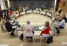 Educación y sindicatos avanzan en burocracia, ratios e infraestructuras pero aplazan el acuerdo sobre la huelga docente