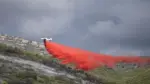Medios aéreos trabajando en la extinción del incendio forestal en Tírig (Castellón).