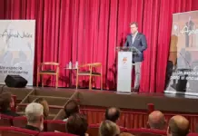 Espinosa de los Monteros lleva a Nules su visión sobre los retos de España