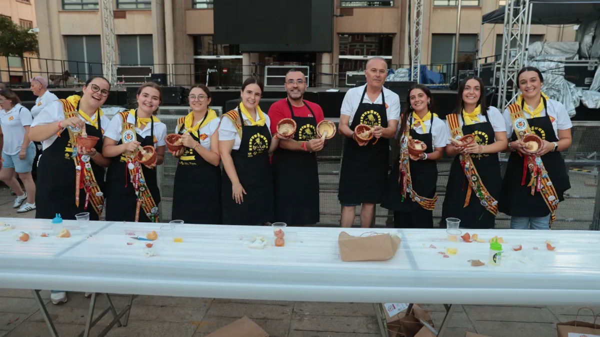 Vila-real reconoce a la Fundació Caixa Rural como Morter Fester de l'Any en una multitudinaria Trobada d'Allioli